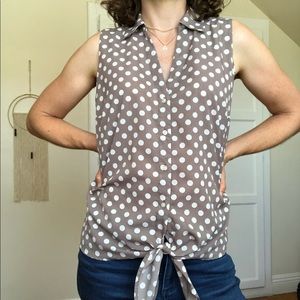 ⭐️2/$20 Ann Taylor Button Up Polka Dot Tie Tank
